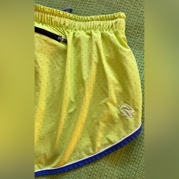 Vibrant Rabbit Running Yellow Women's Athletic Shorts with Blue Trim 🏃‍♀️ - Picture 4 of 6